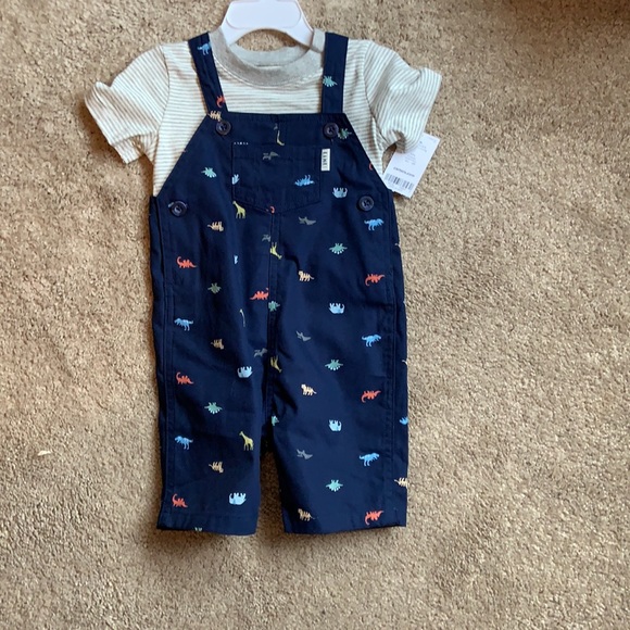 (2) Carter's Matching Sets - Picture 2 of 8